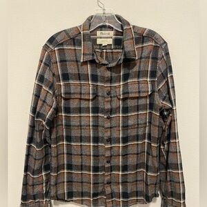 Madewell Flannel Button-Up Shirt Jacket in Plaid in size Small